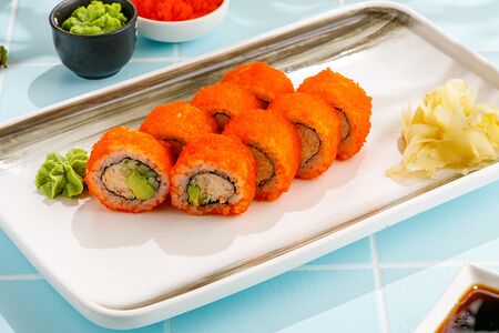 Ролл Калифорния с крабом 