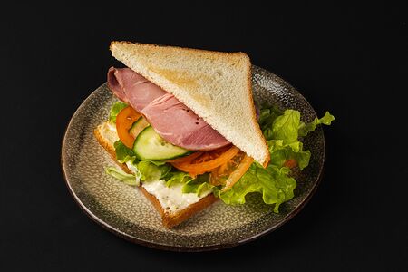 Сэндвич с ветчиной