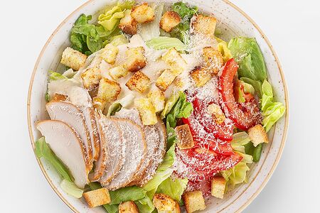 Салат Цезарь с курицей домашнего копчения