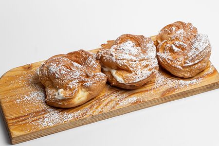 Шу с заварным кремом