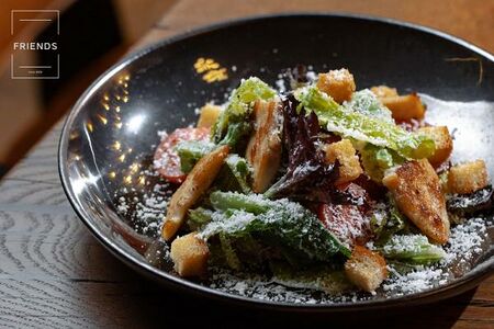 Цезарь с курицей