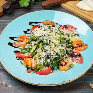 Рукола с креветками