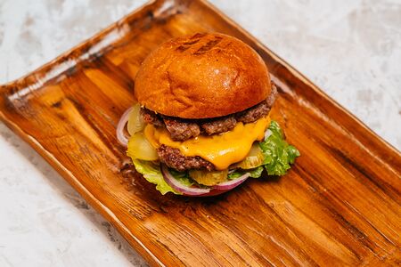 Izi Чизбургер