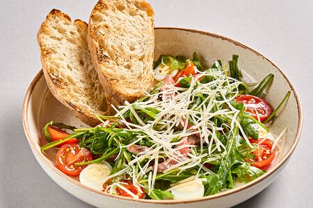 Салат с ростбифом