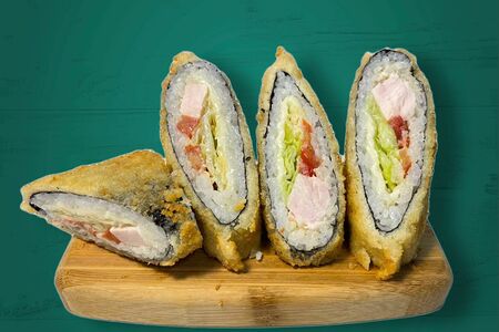 Рисовый сэндвич с курицей