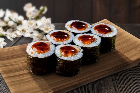 Мини-ролл с угрем