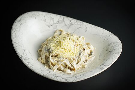 Паста Феттуччине с курицей и грибами