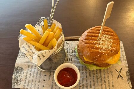 Бургер Куриный с картофелем фри