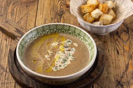 Грибной суп с гренками 