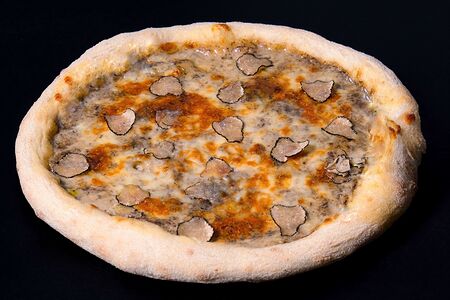 Пицца со свежим трюфелем 