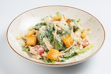 Салат Цезарь с курицей