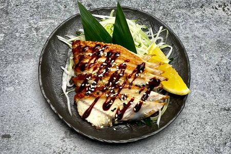 Сашими с угрем