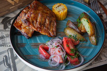 Свиные ребрышки, запеченные в хоспере