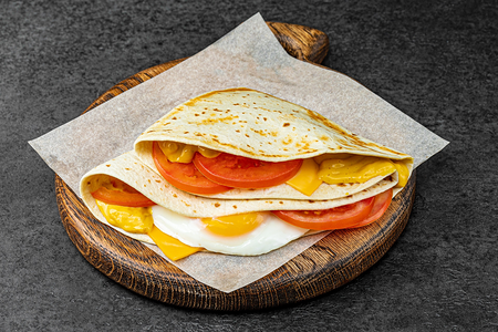 Тортилья Фиеста с томатом