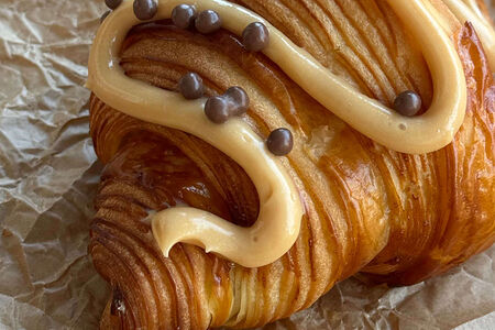 Круассан Соленая карамель