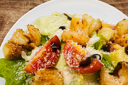 Салат цезарь с креветкой