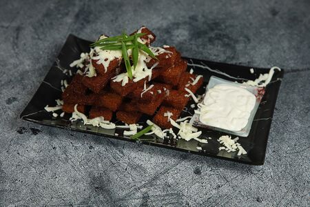 Чесночные гренки с пармезаном