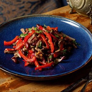 Салат Тбилиси с говядиной