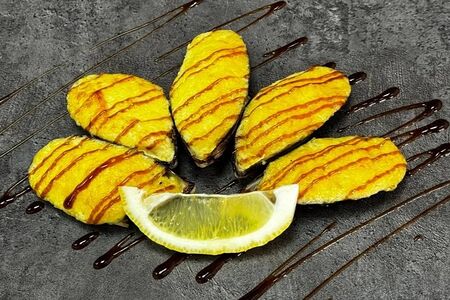 Запечённые мидии под фирменным соусом