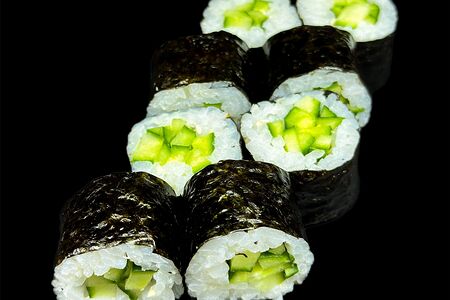 Мини-ролл с огурцом