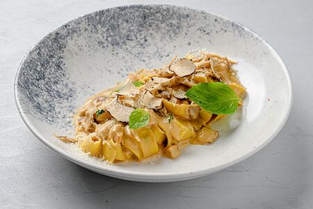 Паппарделле с Сезонными Грибами 