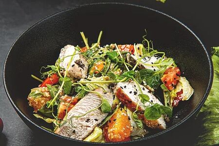 Салат с подкопченым цыпленком 