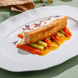 Лосось в икорном соусе