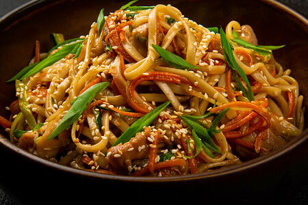 Удон с курицей терияки