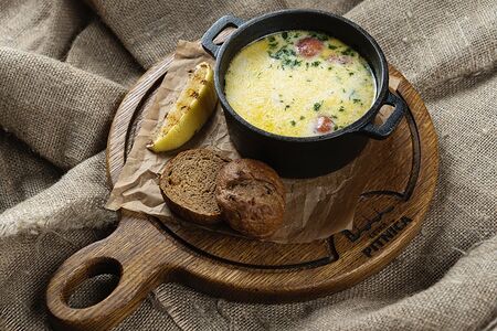 Уха из лосося со сливками