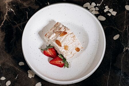 Меренговый рулет