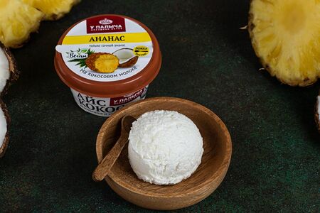 Кокосовое мороженое Айс кокос с ананасом