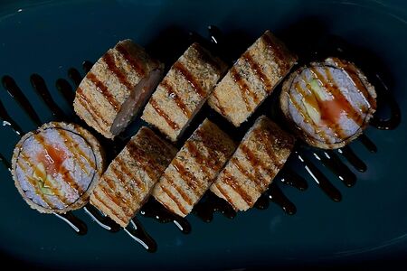 Темпура Лосось, краб, авокадо