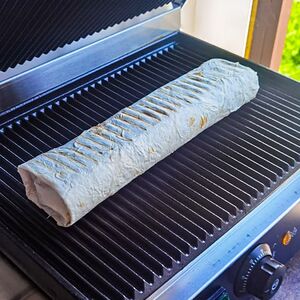 Шаурмы много не бывает