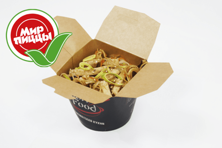 Яичная лапша с курицей в бобово-соевом соусе