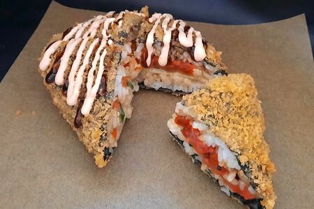 Суши-сэндвич с копченым лососем