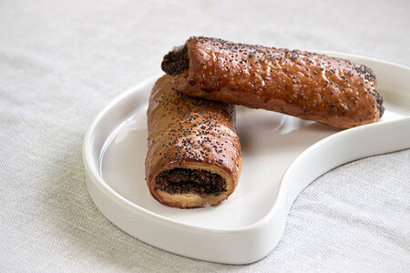 Булочка с маком