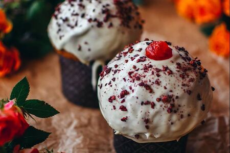 Панеттоне с ягодной начинкой 