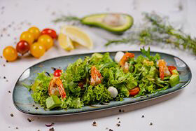 Салат Дальневосточный с тигровыми креветками