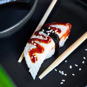Суши с угрем