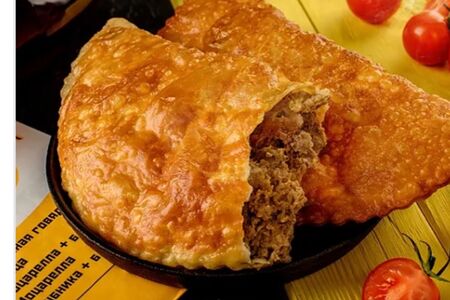 Чебурек с мраморной говядиной и сыром