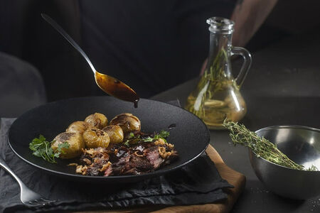 Стейк мачете с картофелем стоун