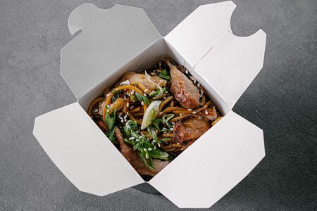 Вок с курицей