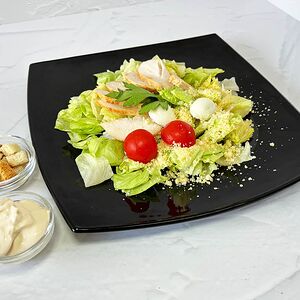 Салат Цезарь с курицей