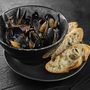 Мидии в сливочно-кокосовом соусе