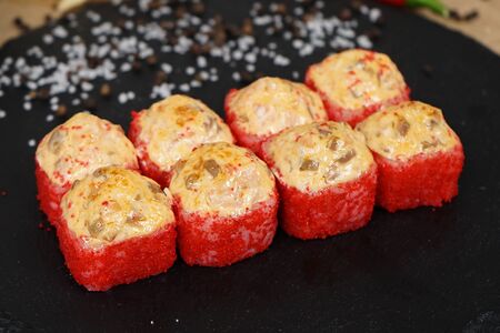 Минори с лососем спайси