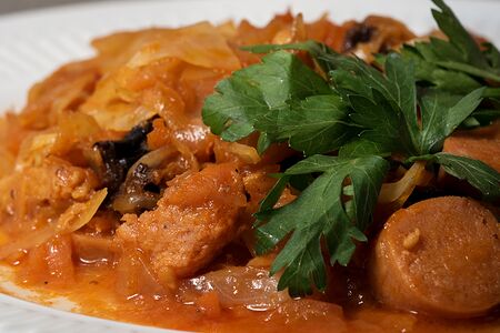 Бигос с растительными сосисками