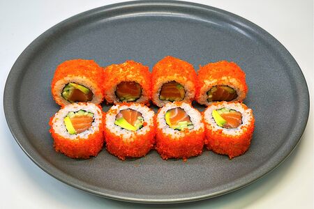 Ролл Калифорния с лососем