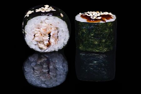 Ролл с угрем