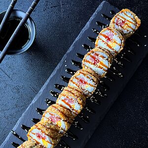 Ролл Темпура с тунцом и манго