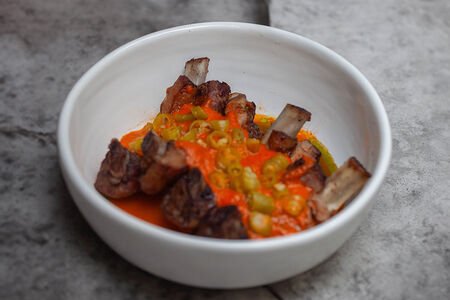 Свиные ребра в соусе бравас